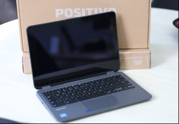 Governo de Goiás entrega 48 mil Chromebooks para todos os alunos do 9º ano do Ensino Fundamental. Investimento de R$ 141,2 milhões