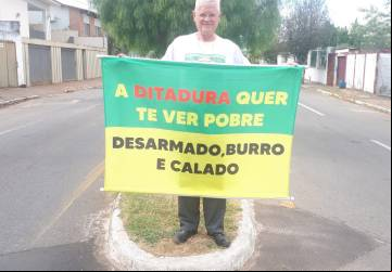 Oscar Breckmann tem 71 anos e é natural de Ponta Grossa, Paraná, de acordo com o site da Justiça Eleitoral. (Reprodução/Redes Sociais)
